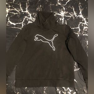 Black puma sweatshirt, size large in girls.